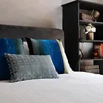 Design 2br In Cardosas - - 1f Apartment *
