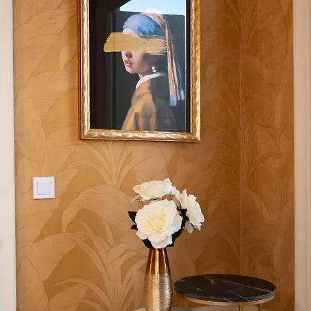 Cardosas Gem - Historic Ap 1f شقة