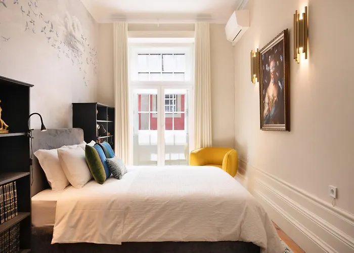 Cardosas Gem - Historic Ap 1f *