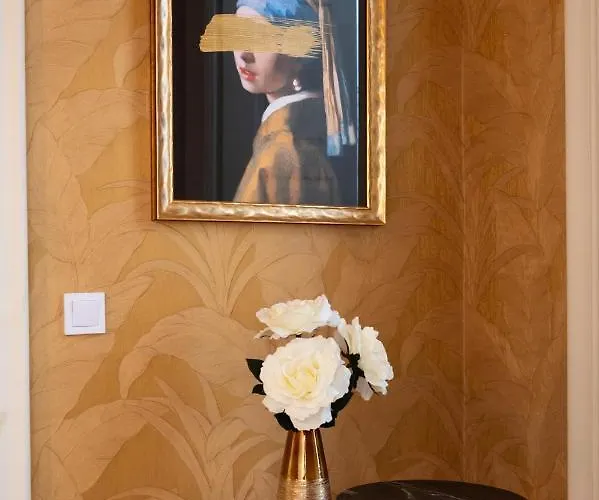 Cardosas Gem - Historic Ap 1f דירה