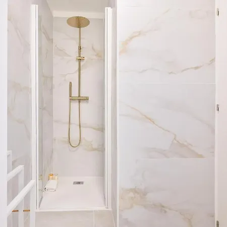Design 2br In Cardosas - - 1f *