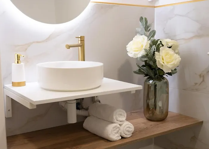 Cardosas Gem - Historic Ap 1f