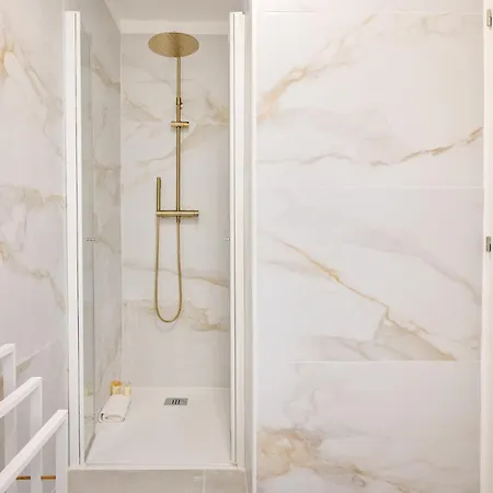 Design 2br In Cardosas - - 1f