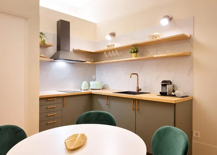 Cardosas Gem - Historic Ap 1f Oporto